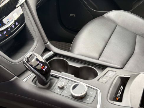 Used 2021 Cadillac XT6 Premium Luxury FWD image 29