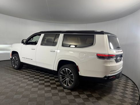 Used 2023 Jeep Grand Wagoneer L Series III w/ HD Trailer Tow Package AWD/4WD image 9