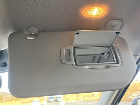 Certified 2023 Nissan Rogue SV image 36