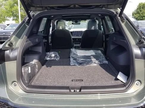 New 2026 Volkswagen Tiguan SE R-Line AWD/4WD image 4