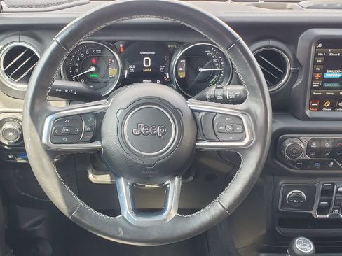 Used 2023 Jeep Wrangler Unlimited Sahara w/ Cold Weather Group AWD/4WD image 24