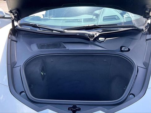 Used 2022 Chevrolet Corvette Stingray Preferred Cpe w/ Z51 Performance Package RWD image 27