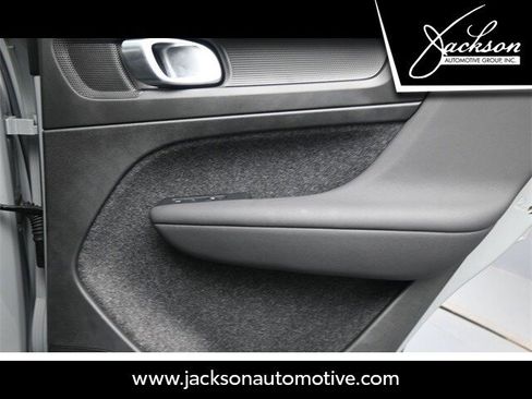 Certified 2025 Volvo XC40 B5 Core w/ Protection Package Premier image 28