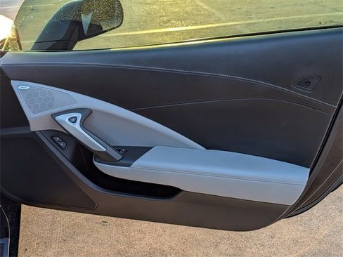 Used 2014 Chevrolet Corvette Stingray Coupe image 10