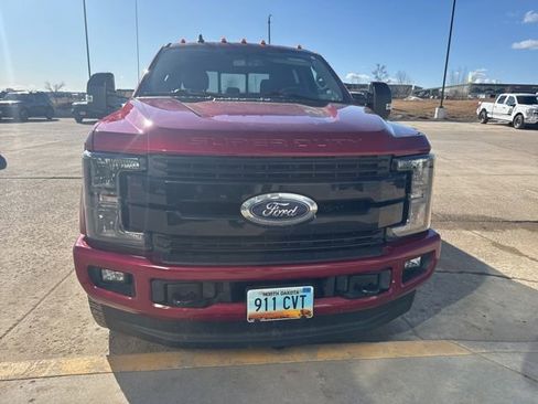Used 2019 Ford F350 Lariat image 2