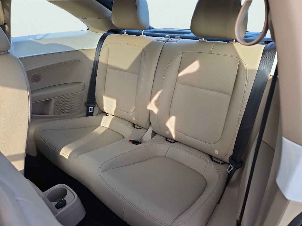Used 2019 Volkswagen Beetle 2.0T SE FWD image 30