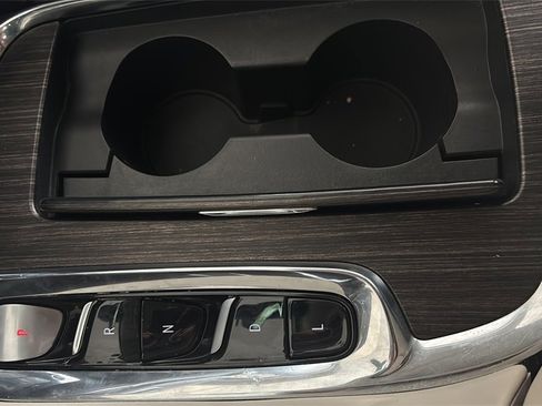 Used 2023 Buick Enclave Avenir image 20