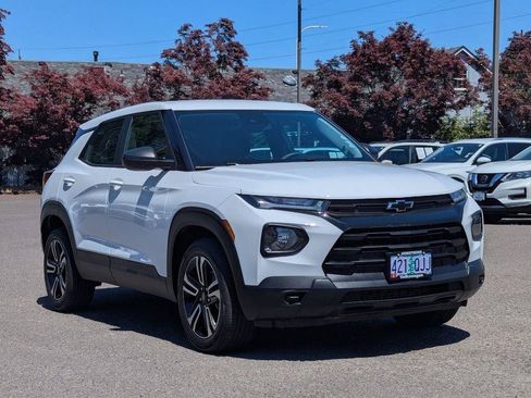 Used 2022 Chevrolet TrailBlazer LS w/ LPO, Blackout Package AWD/4WD image 7