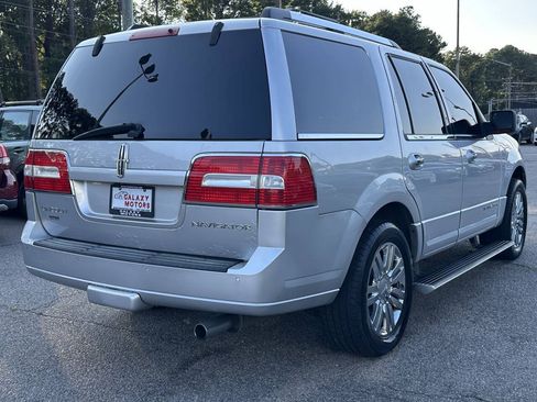 Used 2010 Lincoln Navigator 4WD image 6