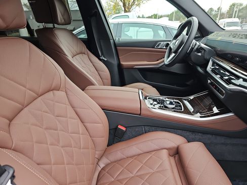 Used 2026 BMW X5 xDrive40i w/ Executive Package image 10