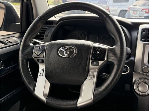 Used 2022 Toyota 4Runner SR5 Premium image 27