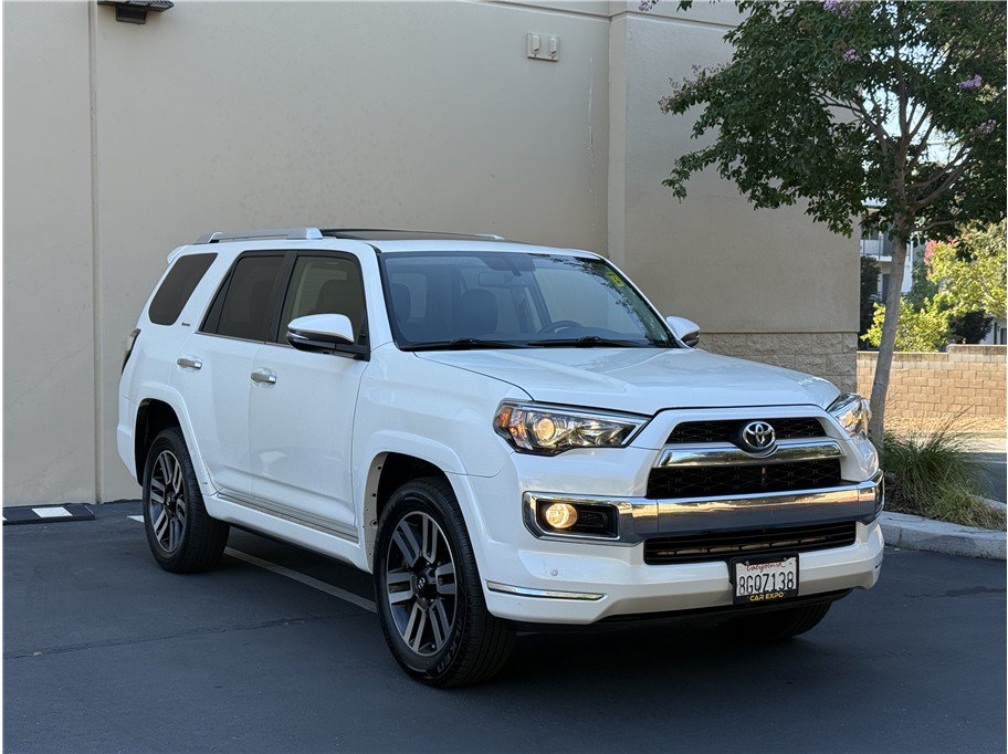 Used 2016 Toyota 4Runner Limited AWD/4WD image 3