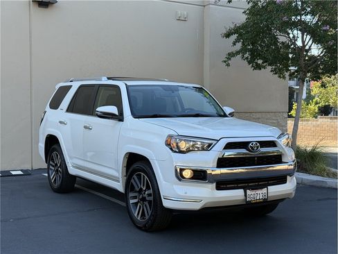 Used 2016 Toyota 4Runner Limited AWD/4WD image 3