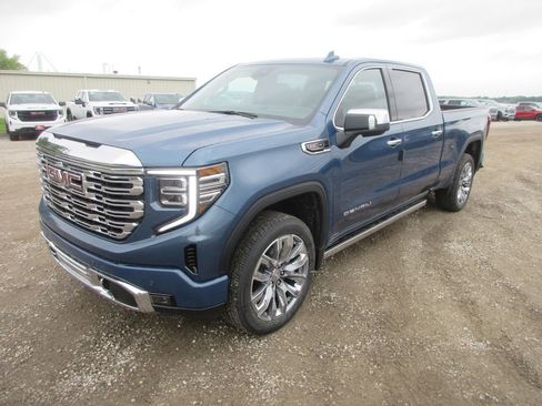 New 2026 GMC Sierra 1500 Denali w/ Denali Reserve Package AWD/4WD image 12