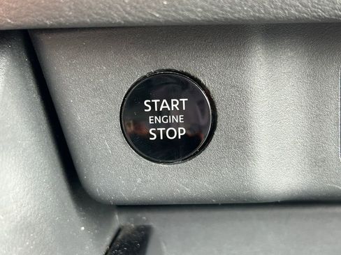 Used 2025 Nissan Rogue SV image 24