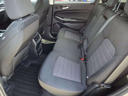Used 2024 Ford Edge SE w/ Black Appearance Package image 15