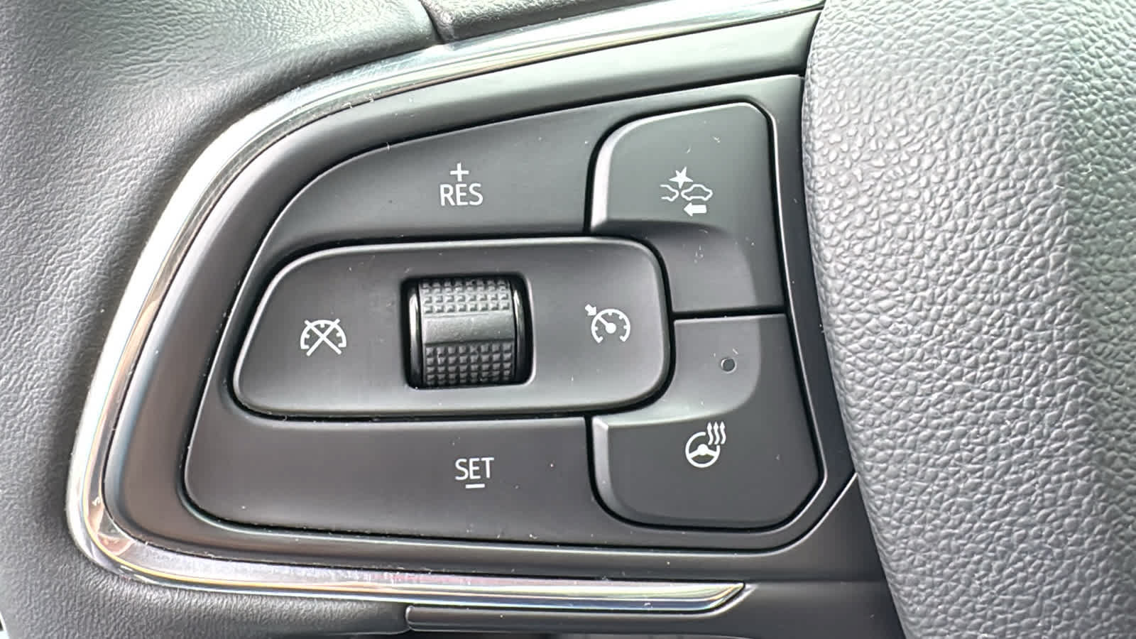 Used 2023 Buick Encore GX Essence w/ Experience Buick Package AWD/4WD image 13