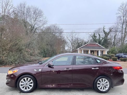 Used 2018 Kia Optima LX w/ Convenience Package image 4