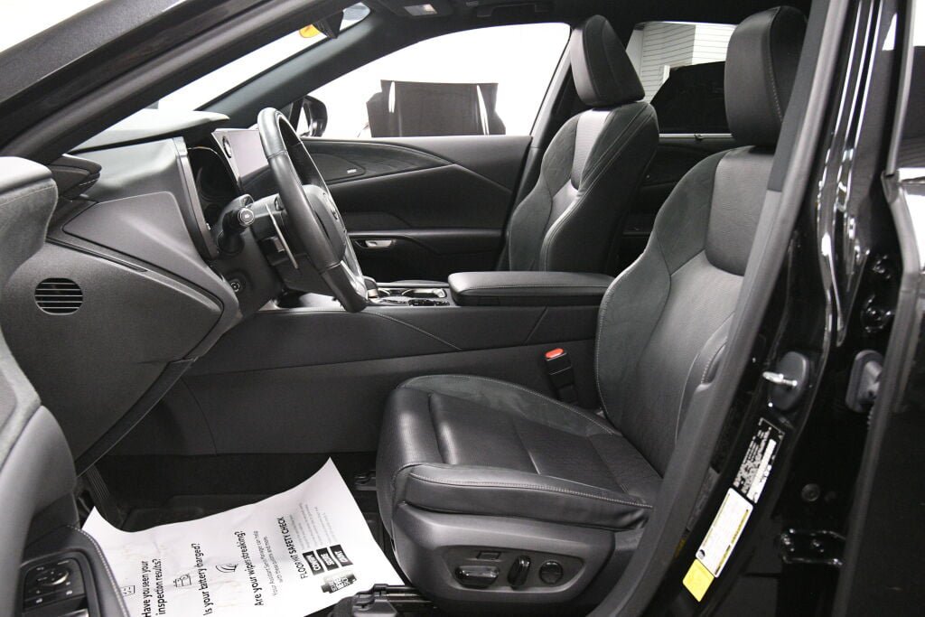 Used 2023 Lexus RX 350 AWD w/ Accessory Package image 10
