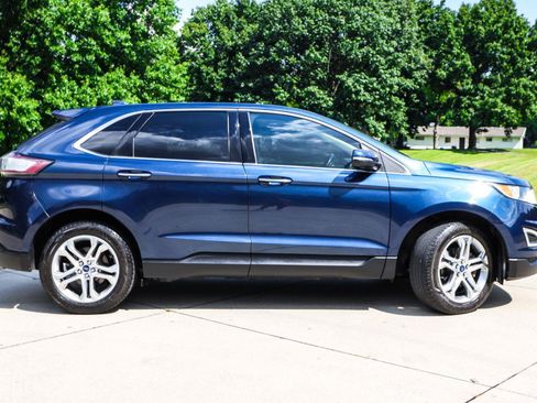 Used 2017 Ford Edge Titanium w/ Equipment Group 301A FWD image 5