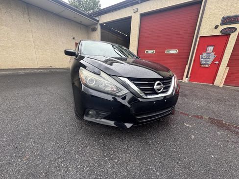 Used 2017 Nissan Altima 2.5 SR FWD image 12