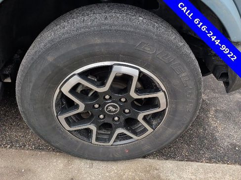 Used 2022 Ford Bronco Outer Banks image 10