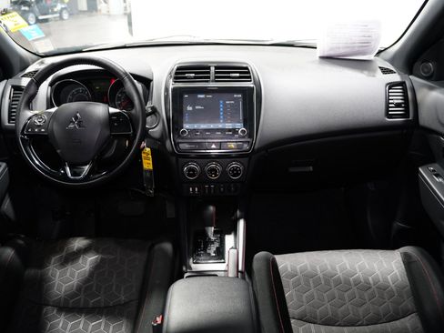 Used 2025 Mitsubishi Outlander Sport AWD image 10