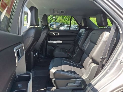Used 2021 Ford Explorer XLT w/ Equipment Group 202A AWD/4WD image 10