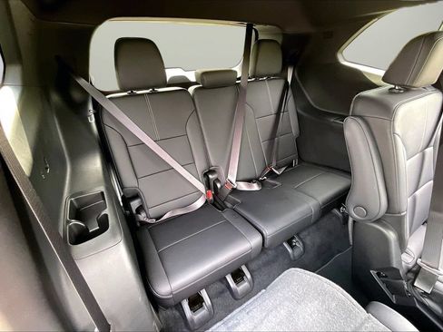 Used 2025 GMC Acadia Elevation w/ Elevation Premium Package FWD image 25