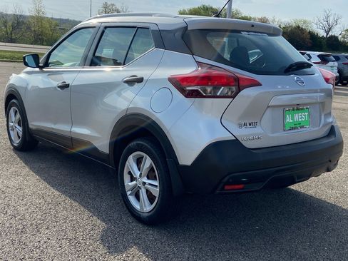 Used 2019 Nissan Kicks S FWD image 6