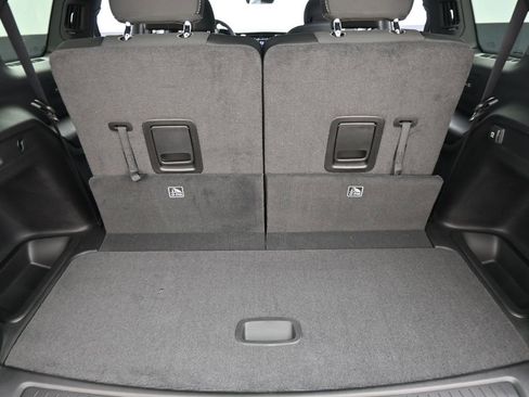 New 2026 Jeep Grand Cherokee L Laredo image 14