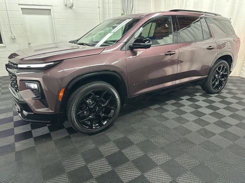 Used 2025 Chevrolet Traverse RS w/ LPO, Floor Liner Package image 5