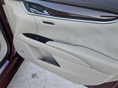 Used 2016 Cadillac XTS Luxury w/ Driver Awareness Package image 34