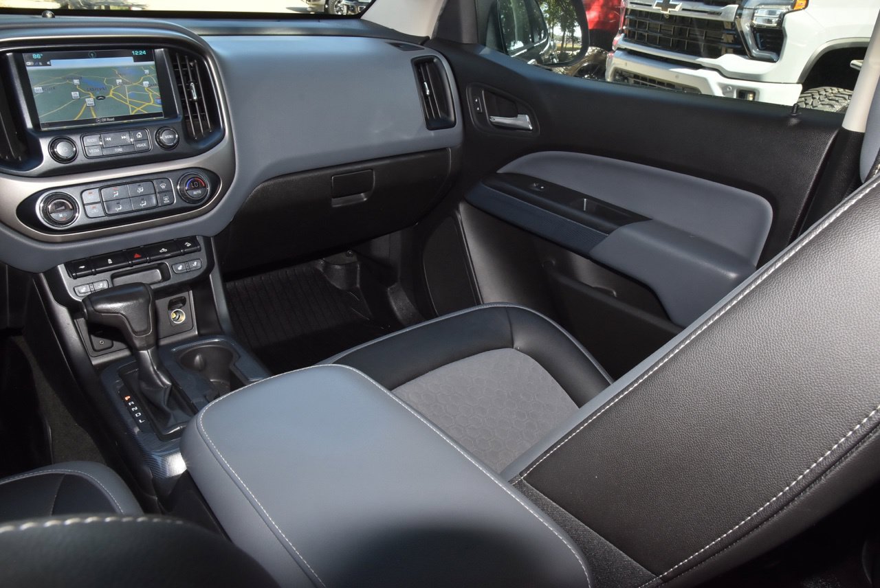 Used 2018 Chevrolet Colorado Z71 w/ Centennial Edition AWD/4WD image 17