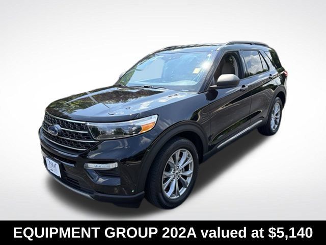 Used 2020 Ford Explorer XLT w/ Equipment Group 202A AWD/4WD image 3