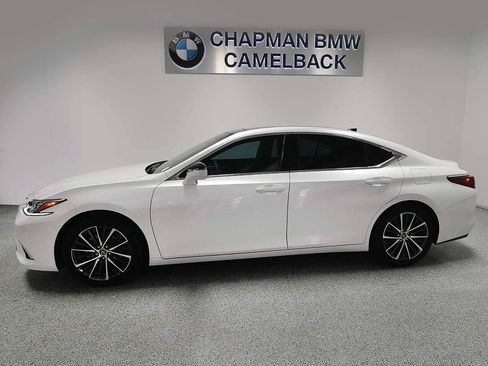 Used 2025 Lexus ES 350 w/ Premium Package FWD image 3