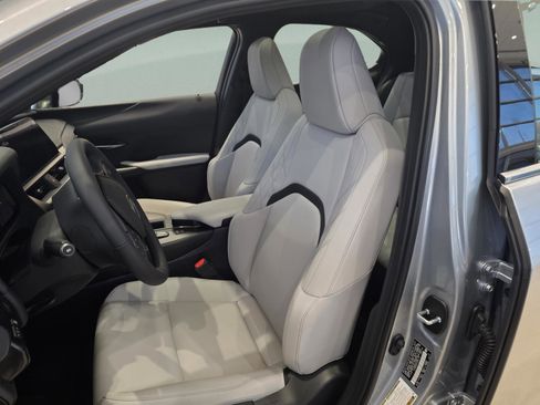 New 2026 Lexus UX 300h FWD image 13