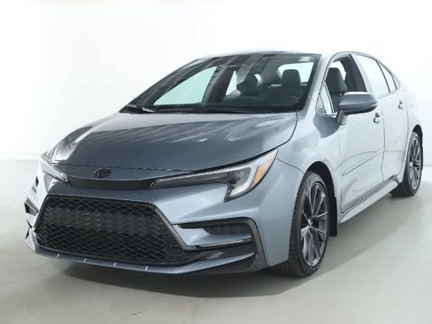 Certified 2024 Toyota Corolla SE image 1