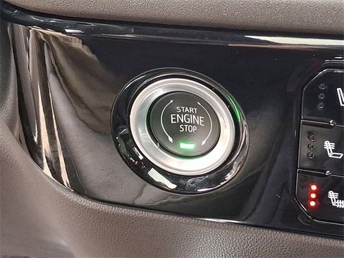 Certified 2023 GMC Sierra 1500 SLT w/ SLT Convenience Package image 24