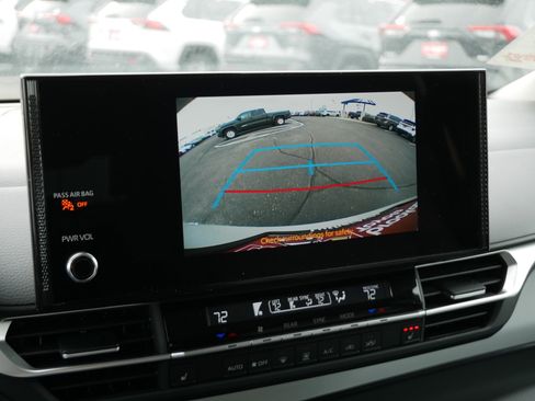 Certified 2025 Toyota Sienna XLE w/ XLE Plus Package image 31