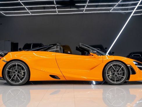Used 2020 McLaren 720S Spider RWD image 26