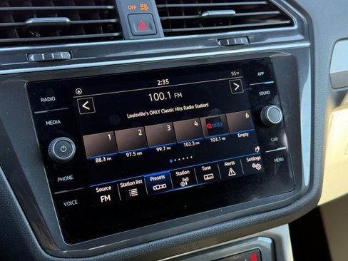 Used 2023 Volkswagen Tiguan SE R-Line image 24