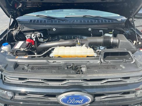 Used 2024 Ford Expedition XLT AWD/4WD image 32