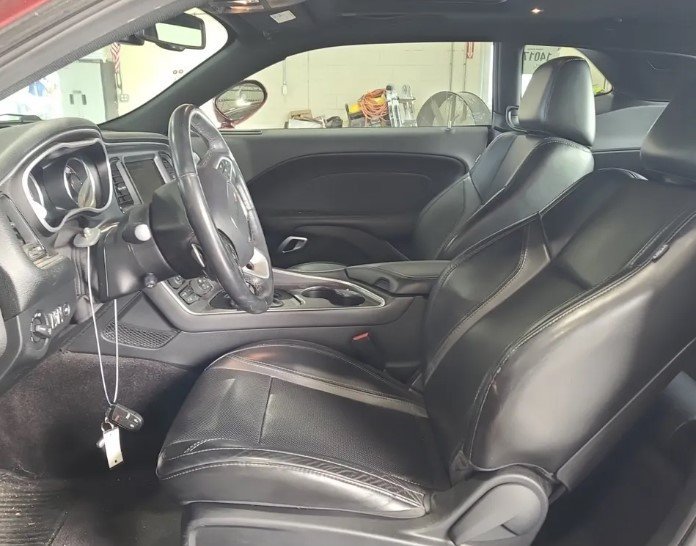 Used 2018 Dodge Challenger GT AWD/4WD image 9