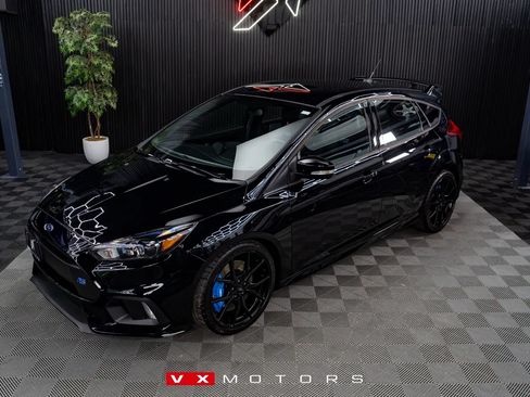 Used 2017 Ford Focus RS AWD/4WD image 7