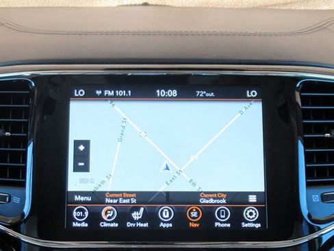 Used 2020 Jeep Grand Cherokee Overland w/ Interior Metal Package AWD/4WD image 25