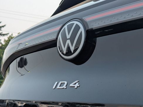 Used 2023 Volkswagen ID.4 Pro S AWD/4WD image 32