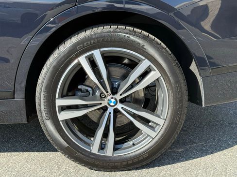 Used 2022 BMW X7 xDrive40i w/ M Sport Package image 19