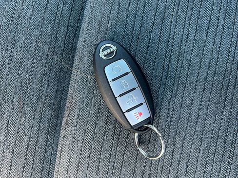 Used 2022 Nissan Rogue SV image 33