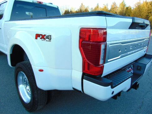 Used 2022 Ford F450 Limited w/ FX4 Off-Road Package image 33